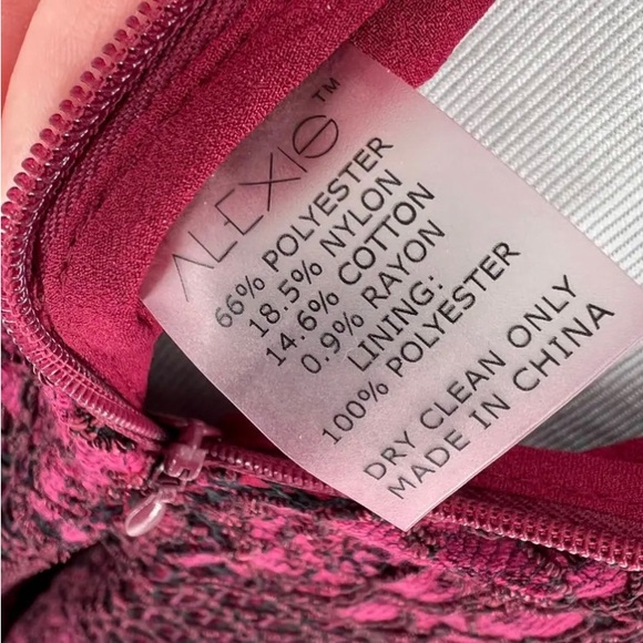 NWOT Alexis Maylina Lace Sleeveless Halter Jumpsuit Crimson size large - Picture 7 of 7